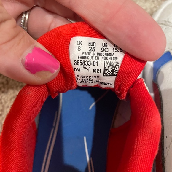 Girls 8c Wonder Woman Puma Sneakers - Picture 4 of 5